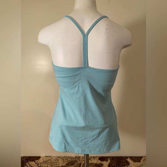 Tonic Active Yoga Top with Built in Shelf Bra Size Medium in EUC - Picture 2 of 7